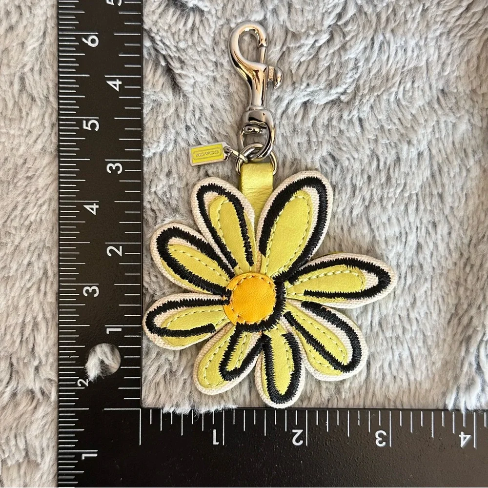 Coach Scribble Flower Keychain Fob - Green - Picture 5 of 5